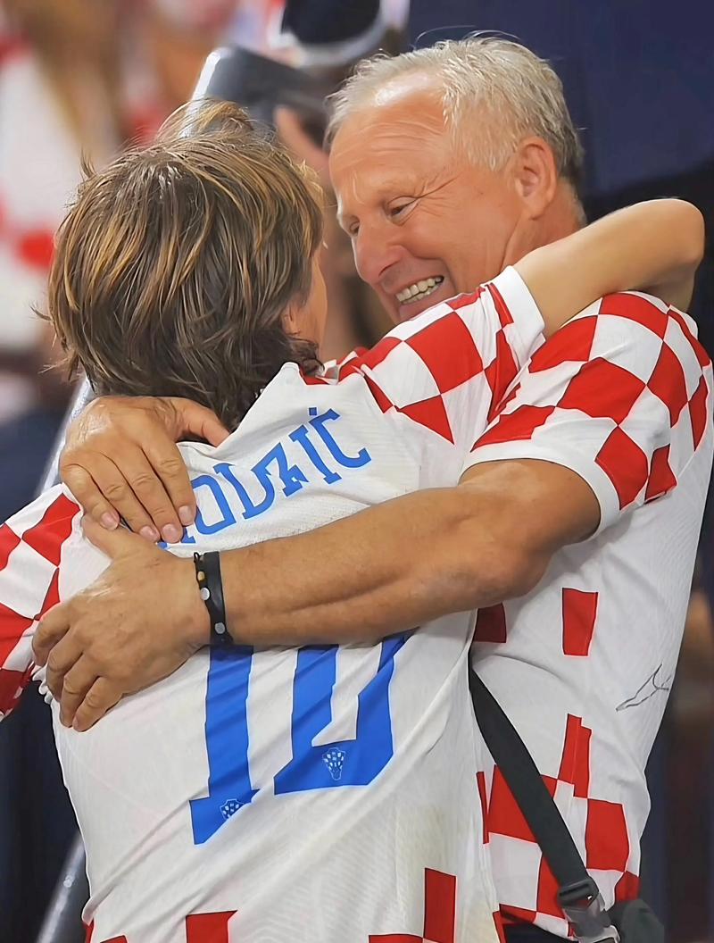 丹麦队防守稳固