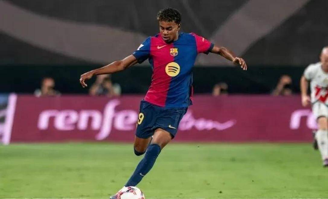 世界杯小组赛抽签揭晓，各组形势激烈，比利时、西班牙、法国等强队争夺晋级，姆巴佩与哈兰德有望对决，阿根廷实力强劲，晋级概率极高。