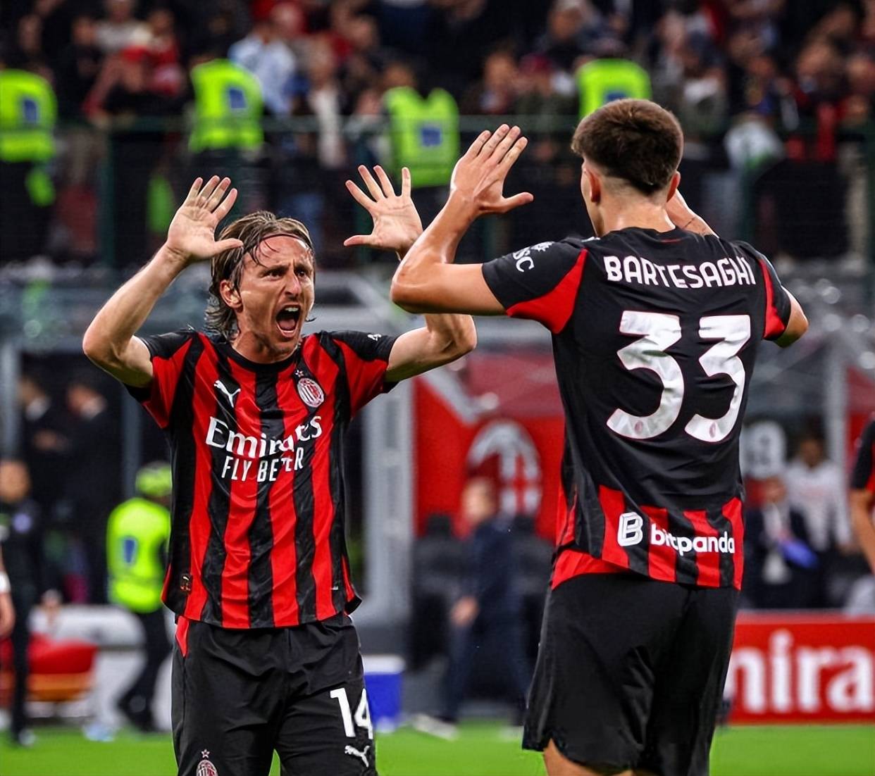 4场贡献3粒进球！官方：瓦尔迪当选意甲11月最佳球员