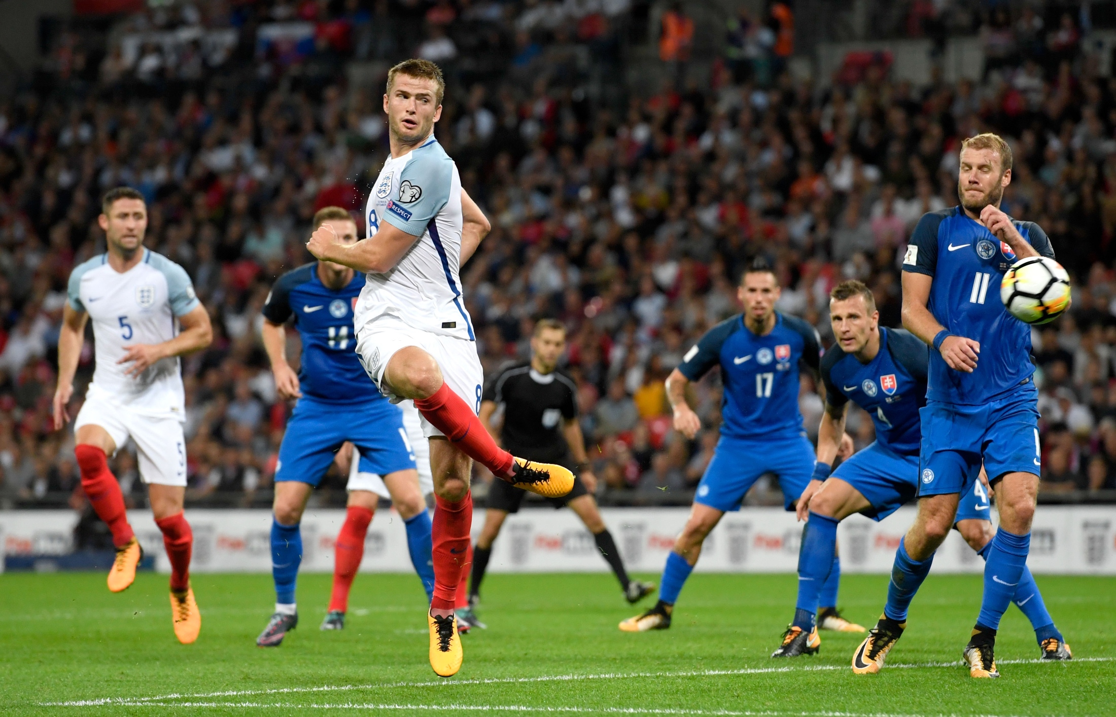 记者：海港近些年投入难比金元时代，穆斯卡特有强大调整能力