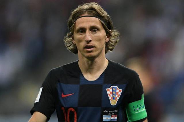 拜仁连续18场联赛每场都至少进两球，距德甲纪录只差两场