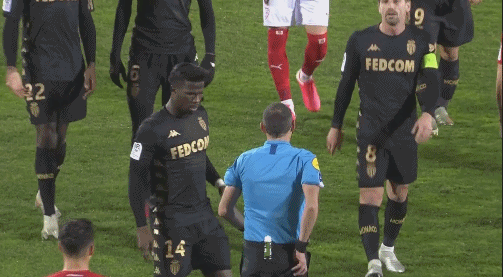 海纳：过去的几个赛季里，我们遇到这样的情况就放弃了