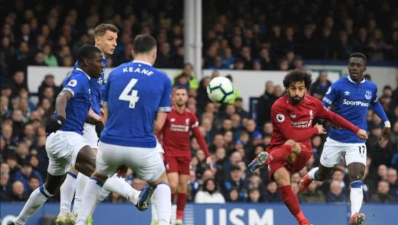 封神！62岁穆帅2射正绞杀64%控球，皇马决定欧冠生死？