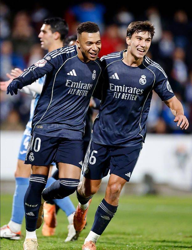 记者：曼奇尼执教萨德年薪1100万欧，成为世界薪酬第9高教练